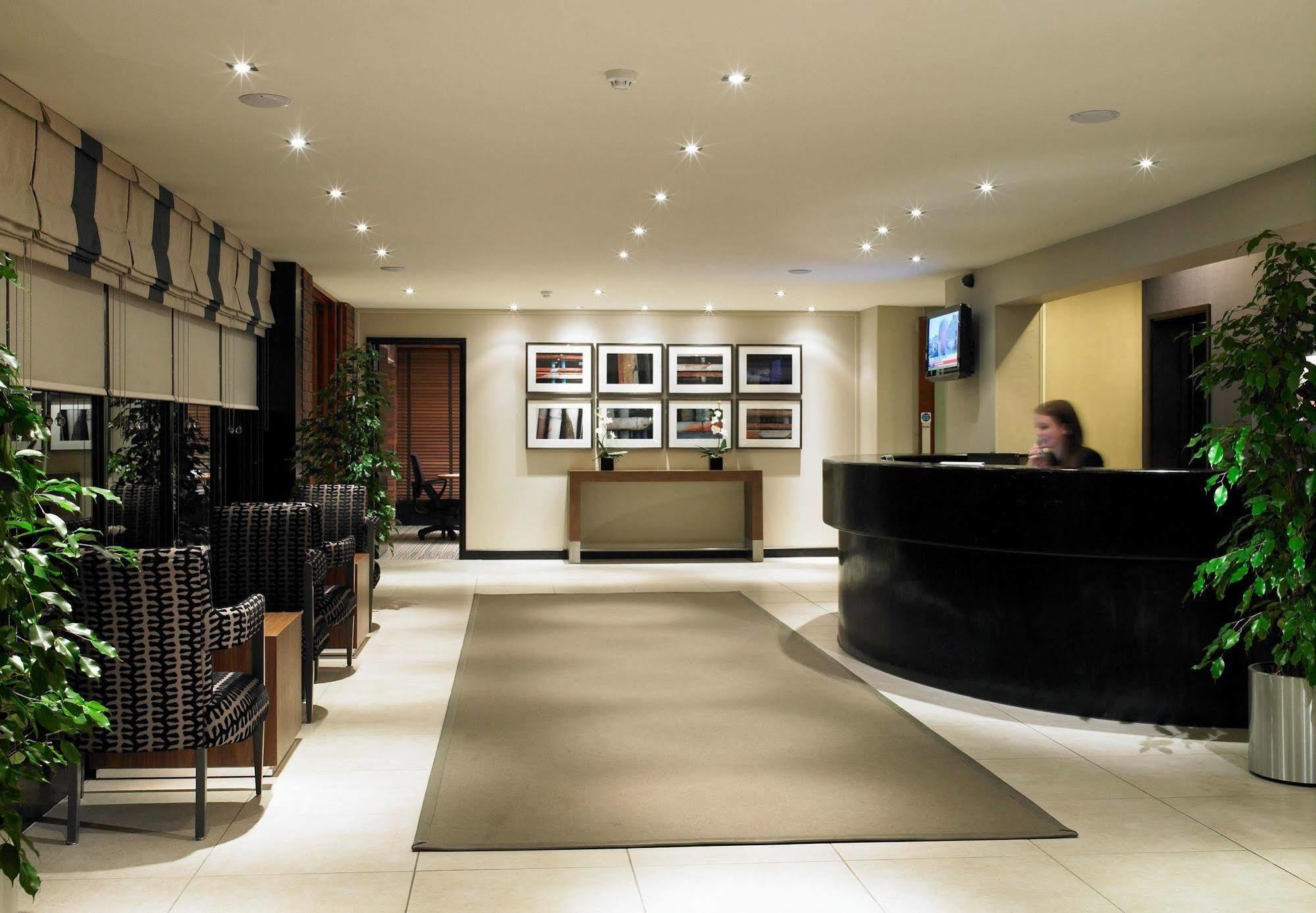 Denham Grove Hotel Interior photo